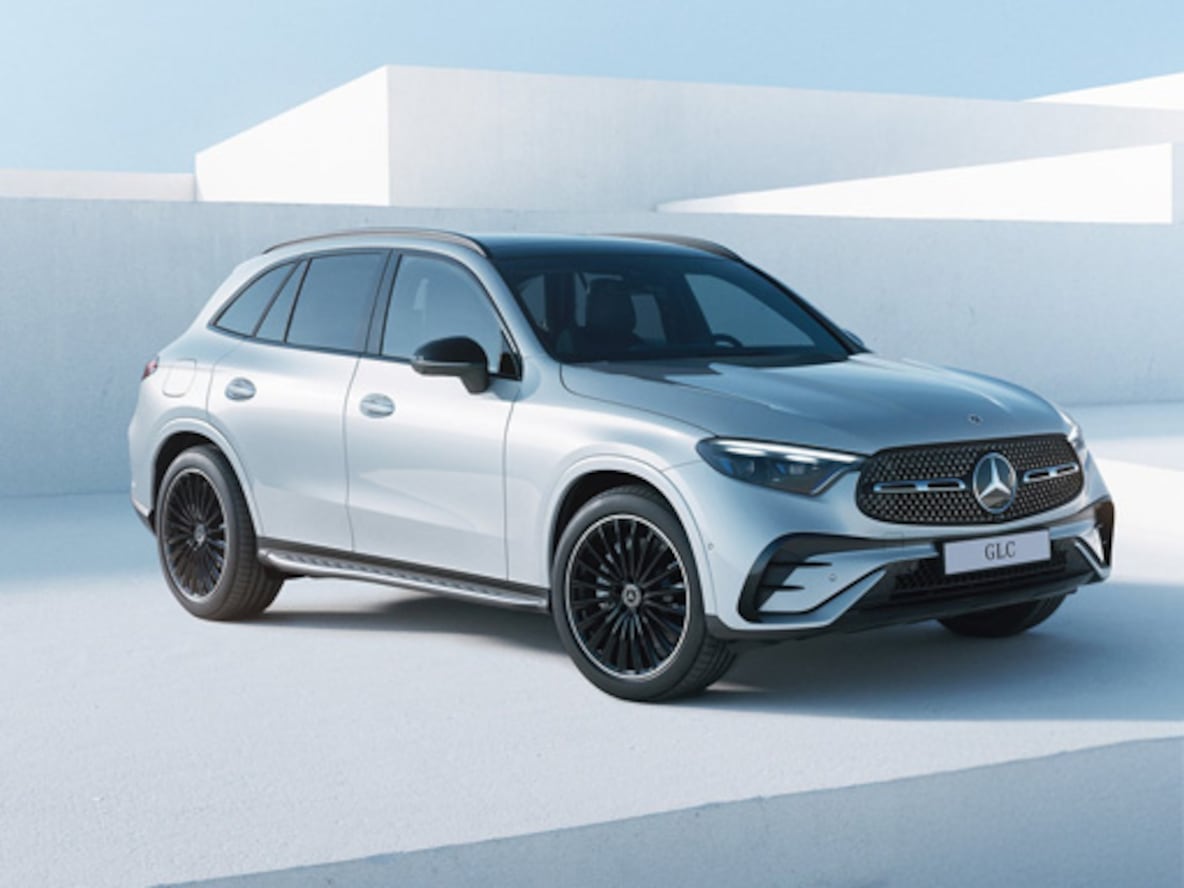 La Mercedes-Benz GLC dans une vue de 3/4 avant.