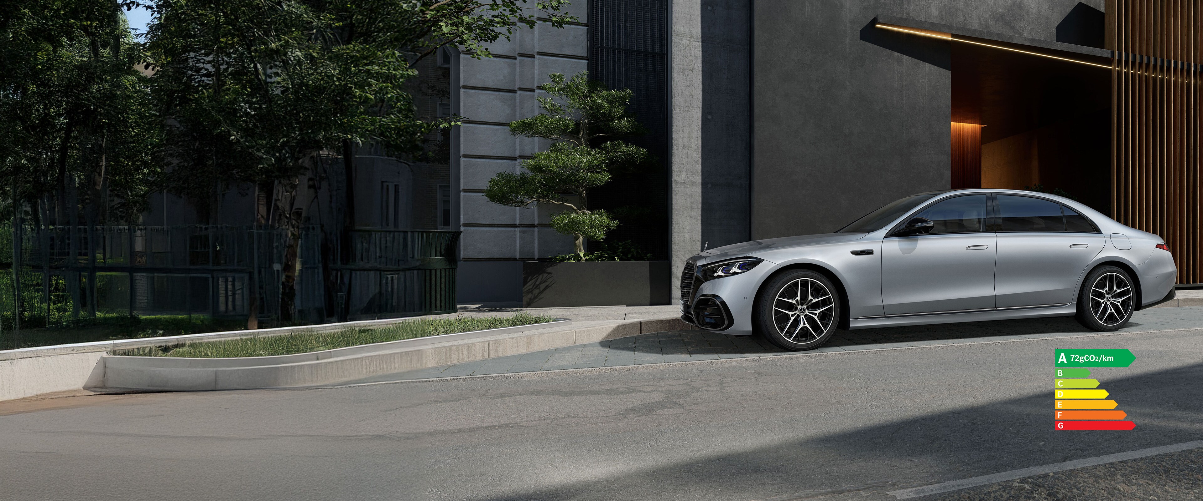 La nouvelle Mercedes-Benz Classe&nbsp;S Berline version longue vue de près.