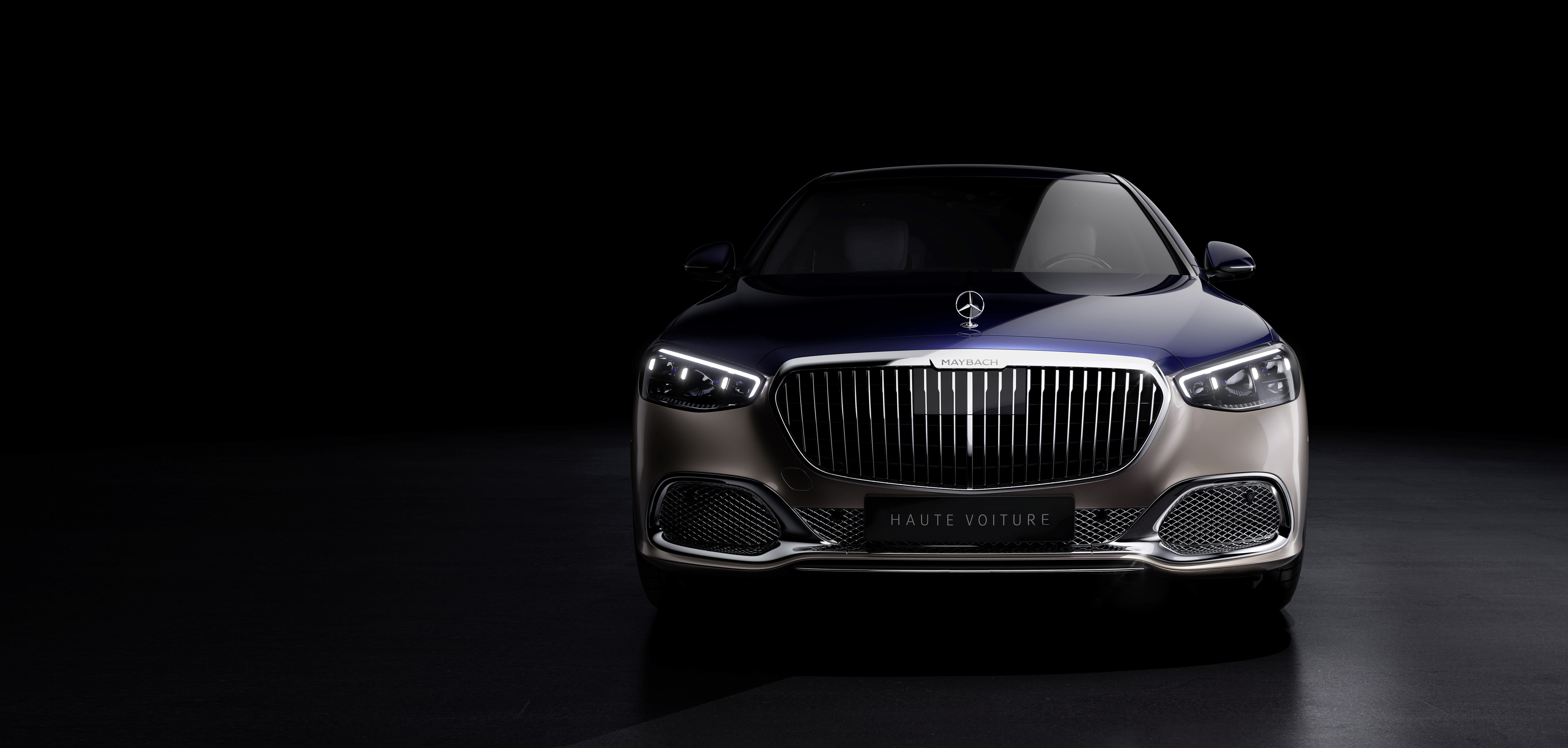 Mercedes-Maybach Haute Voiture : rencontre en haute couture et automobile de luxe. Mercedes-Maybach Haute Voiture : rencontre en haute couture et automobile de luxe.