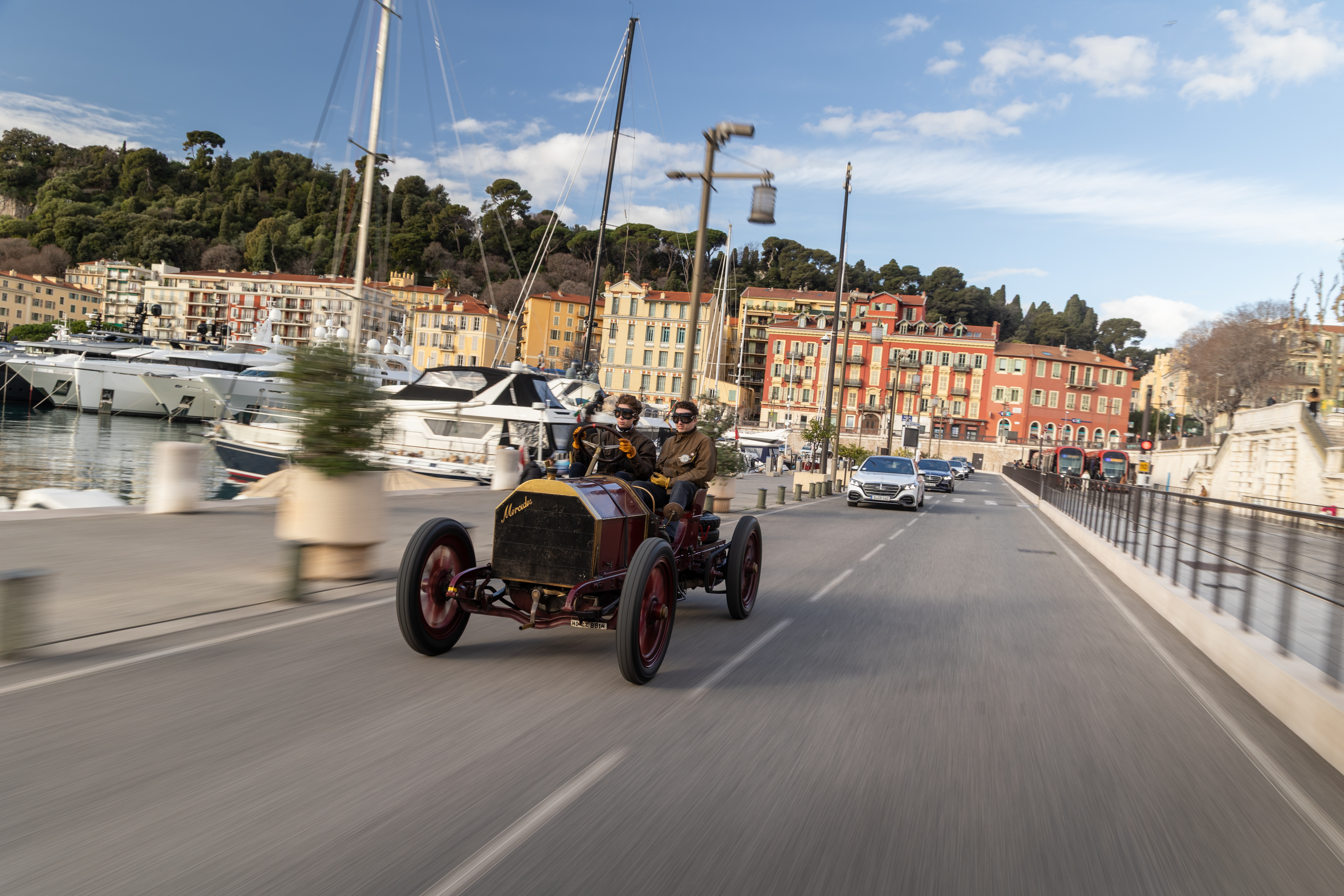 140 ans de l'automobile, 130 ans de transport, 100 ans de Mercedes-Benz 140 ans de l'automobile, 130 ans de transport, 100 ans de Mercedes-Benz