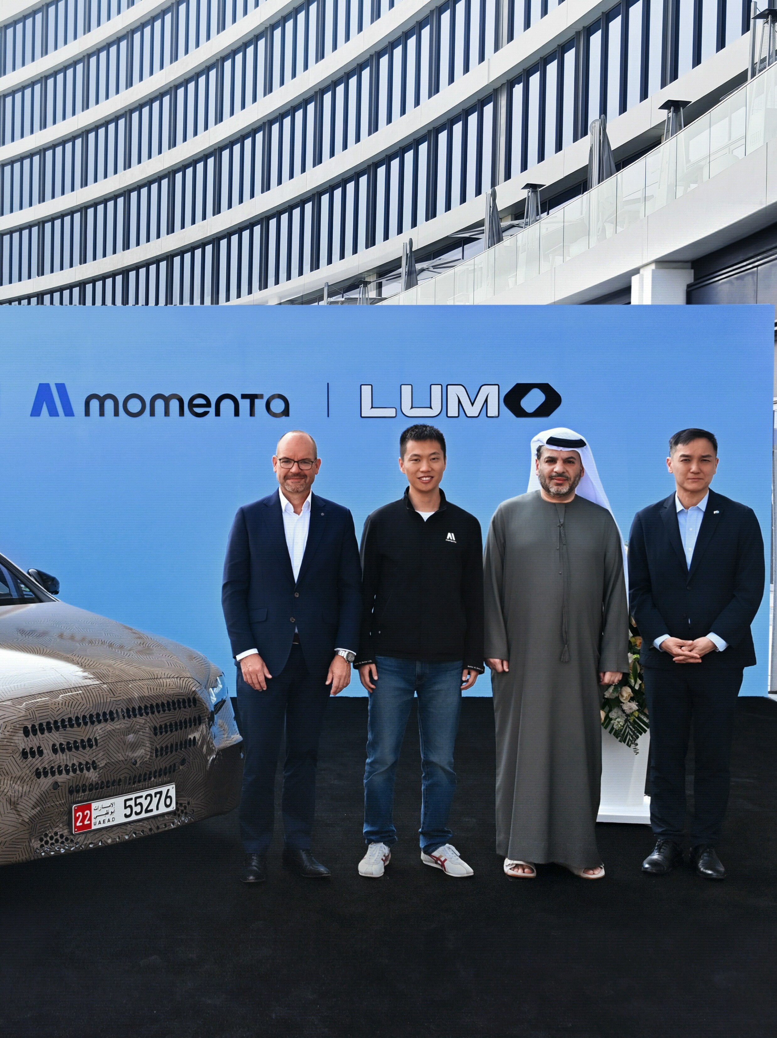 Mercedes-Benz, Momenta et Lumo
