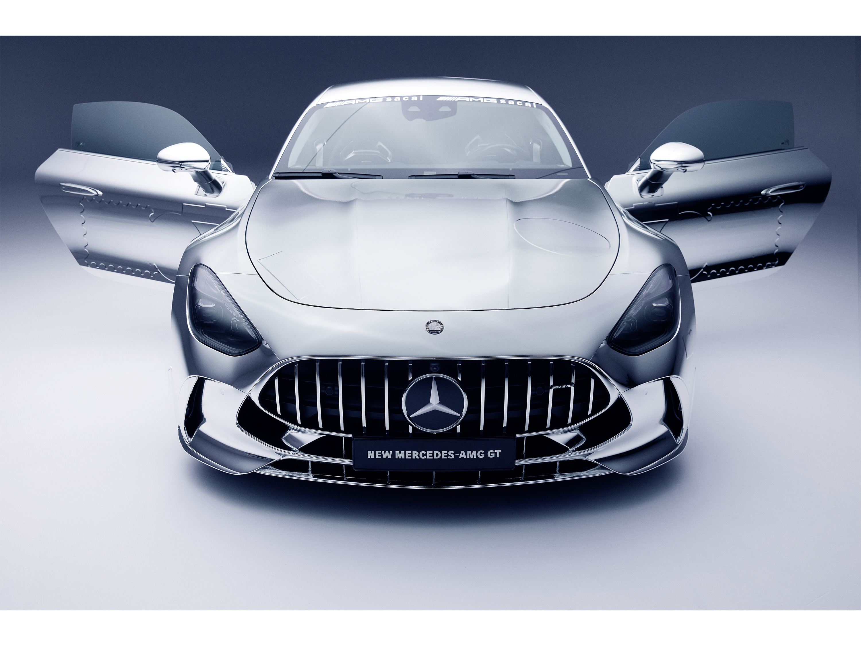 Collaboration Mercedes-AMG x sacai