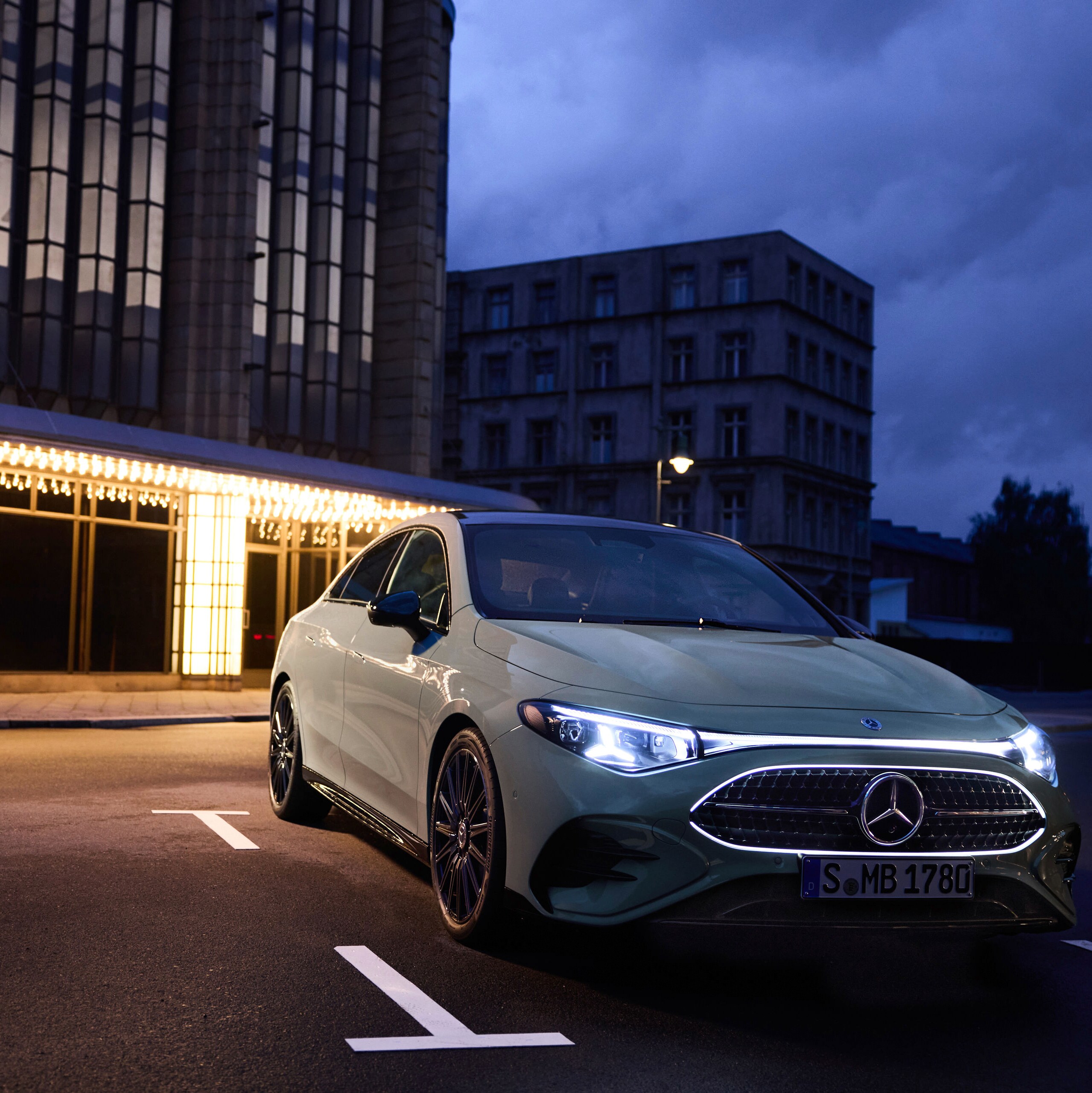 Hybrid | Mercedes-Benz