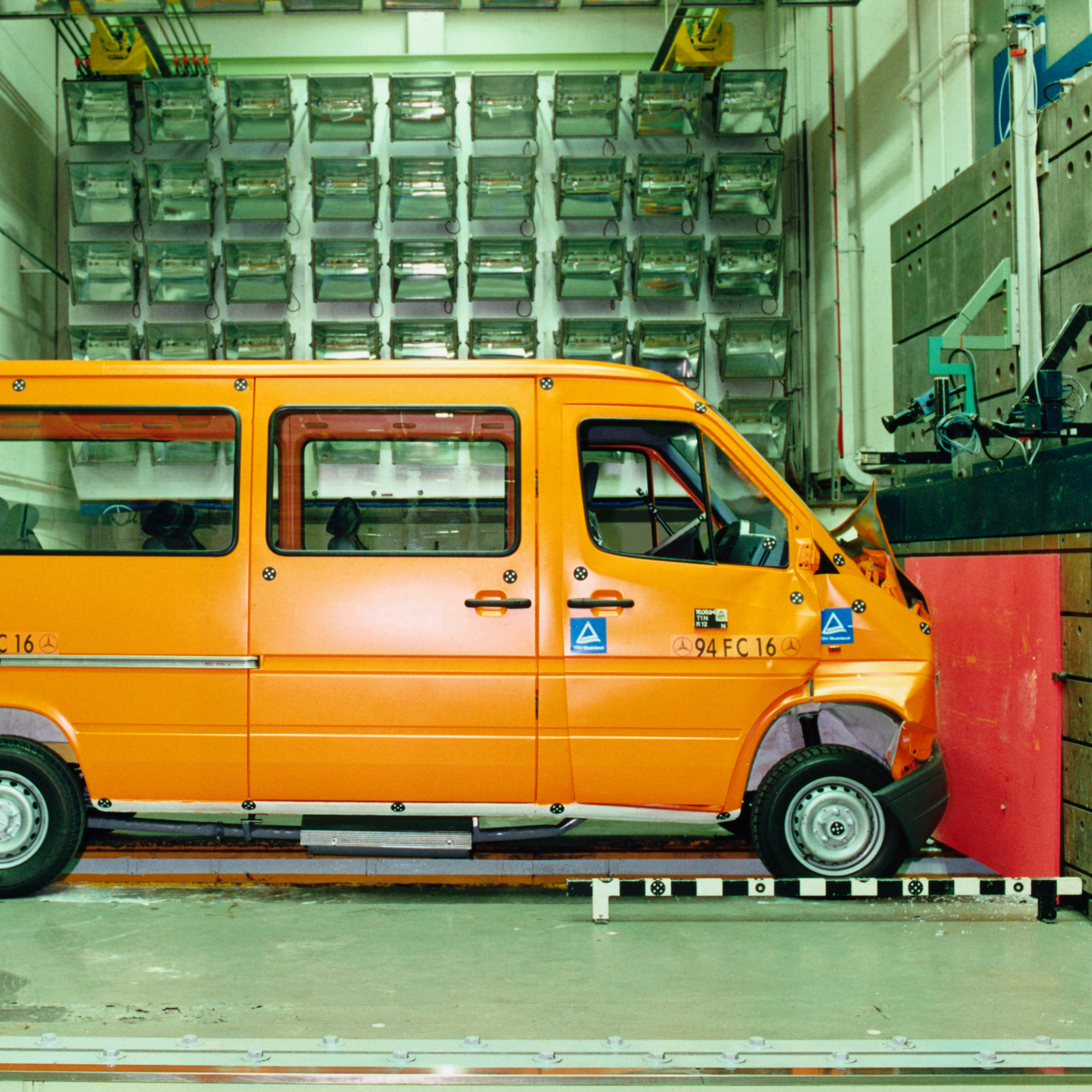 Lancé en 1995, le Sprinter première génération (1995-2006) Lancé en 1995, le Sprinter première génération (1995-2006)