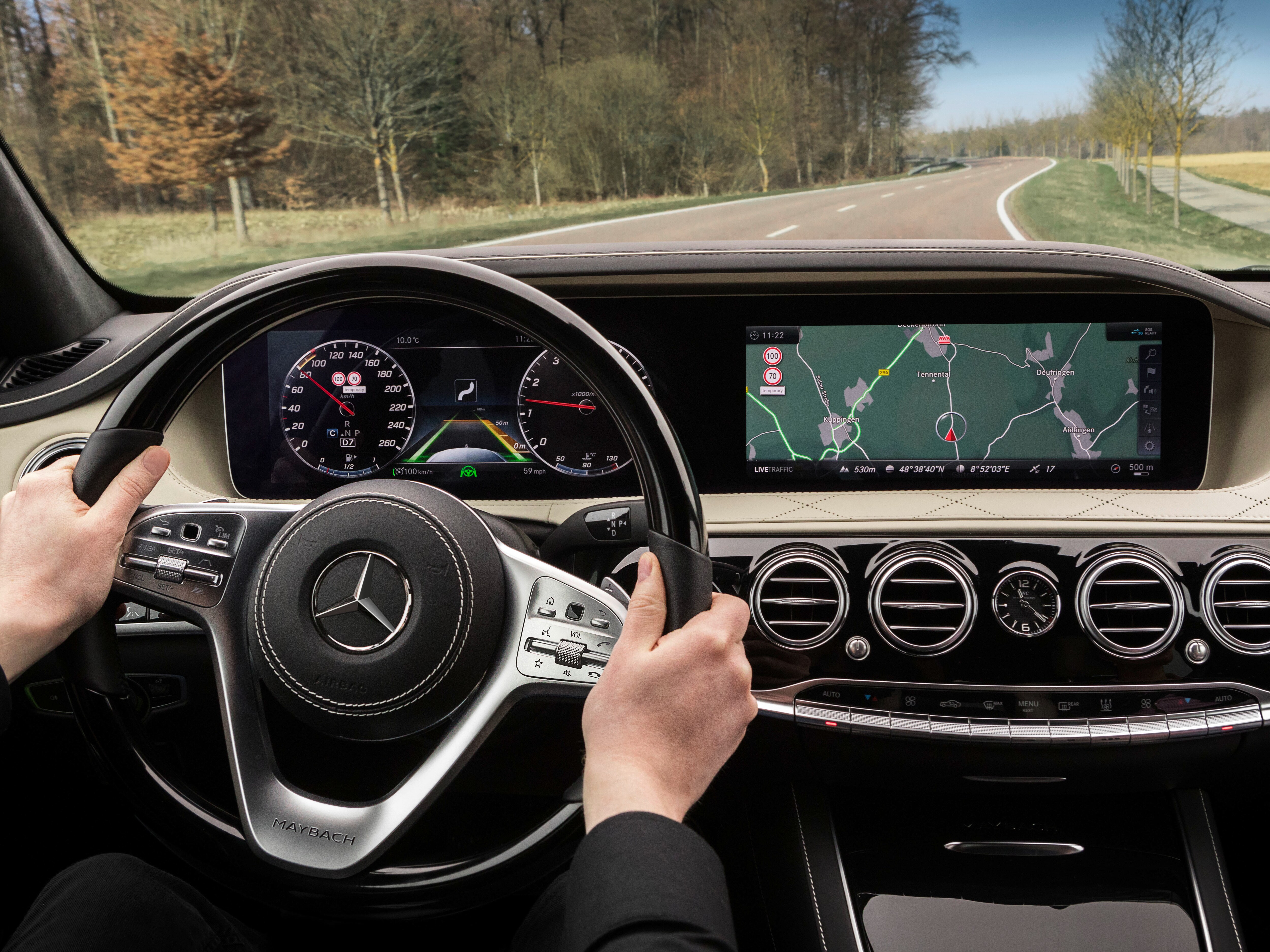 Mercedes-Benz Intelligent Drive dans la Classe S du point de vue du conducteur