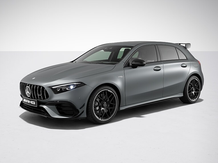 L’extérieur de la Mercedes-AMG Classe A Berline compacte avec le Pack Aérodynamique AMG.