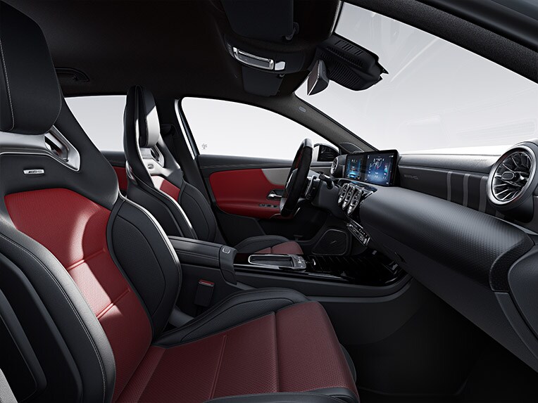 L’habitacle de la Classe A Berline compacte de Mercedes-AMG.
