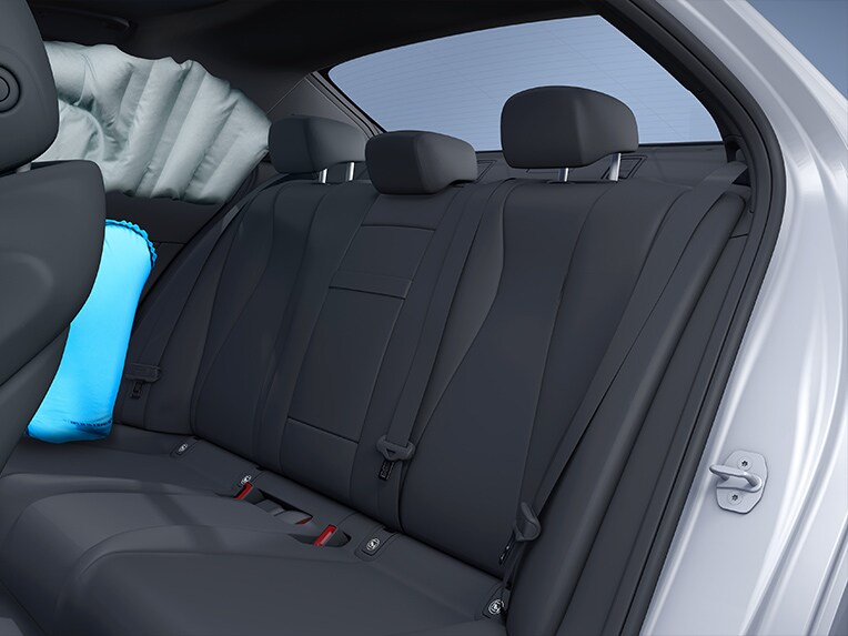 Une illustration du fonctionnement des airbags latéraux arrière dans la Classe A Berline compacte de Mercedes-Benz.