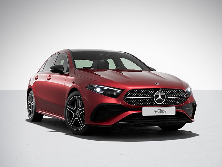 L'extérieur de la Classe A Berline de Mercedes-Benz avec la ligne d'équipement AMG Line.