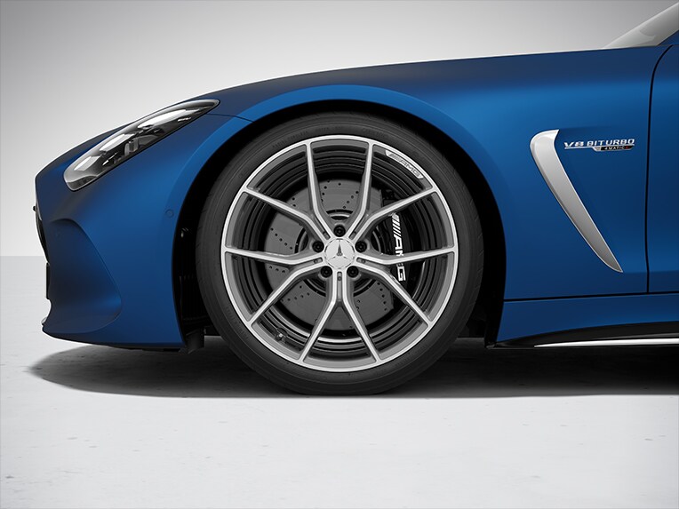 Les étriers de freins peints en noir pour le nouveau Mercedes-AMG GT Coupé.