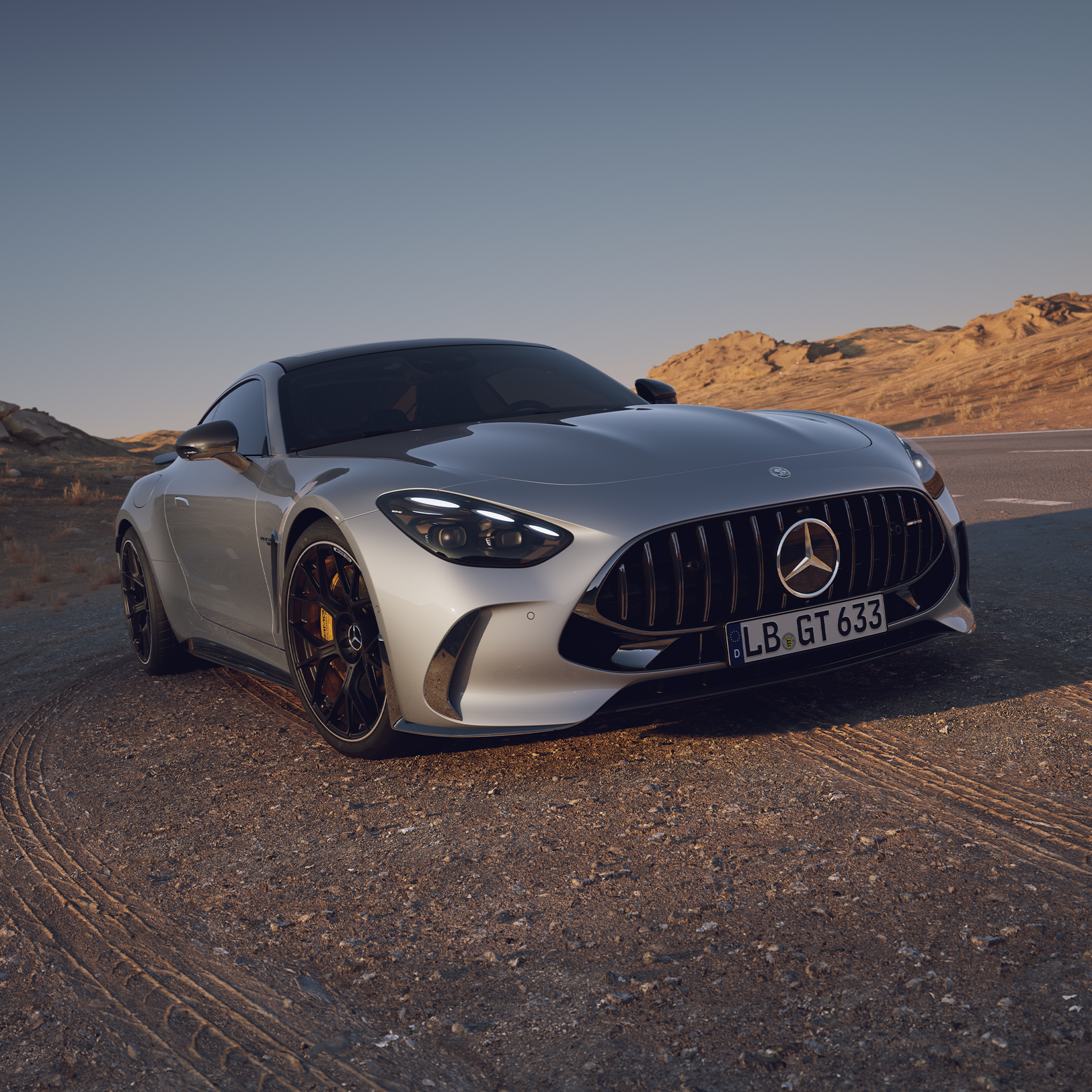 Mercedes-Benz AMG Performance pour la piste - et pour la route. La gamme Mercedes-Benz AMG dans le désert