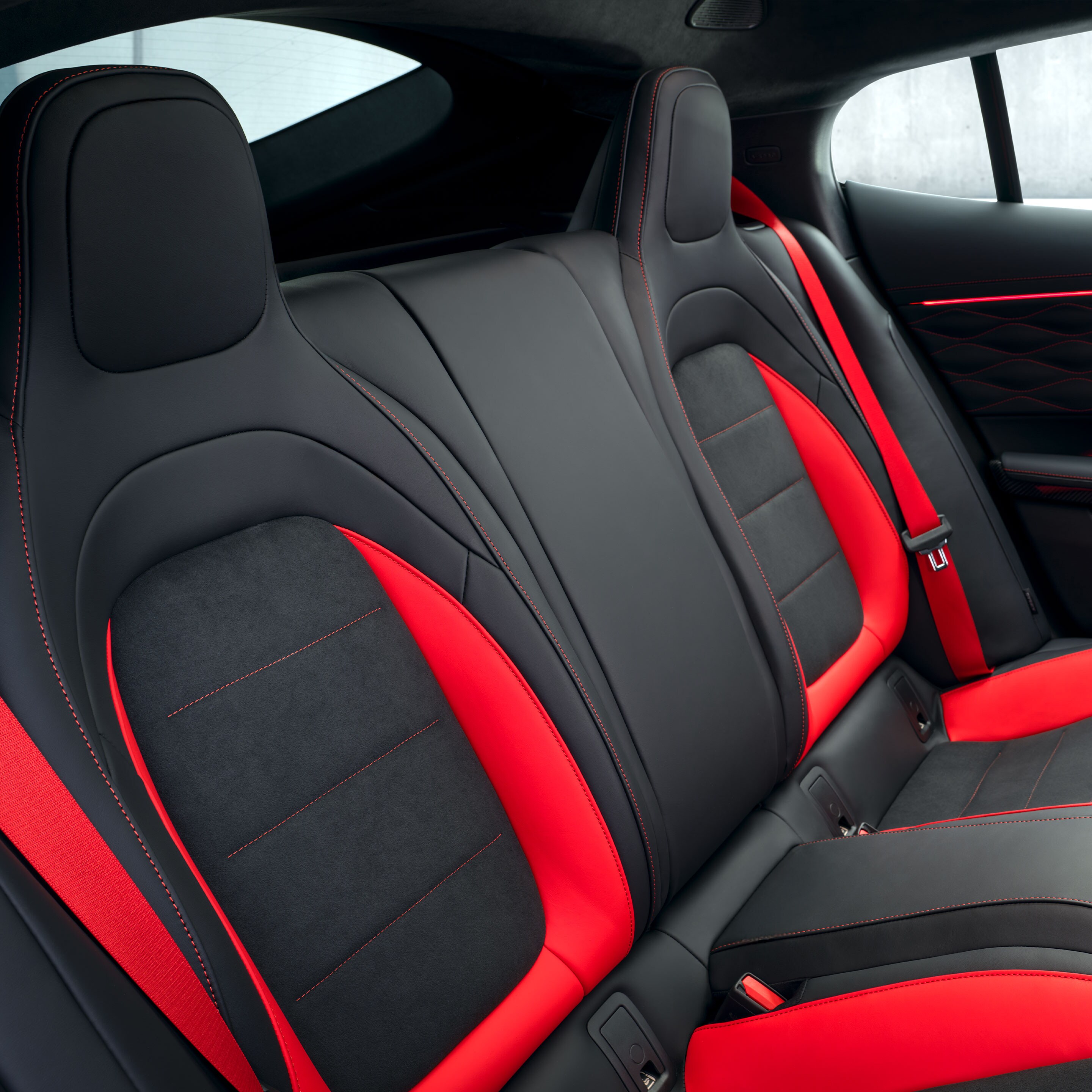 Confort des sièges arrière dans le nouveau GT Coupé 4&nbsp;portes de Mercedes-AMG.