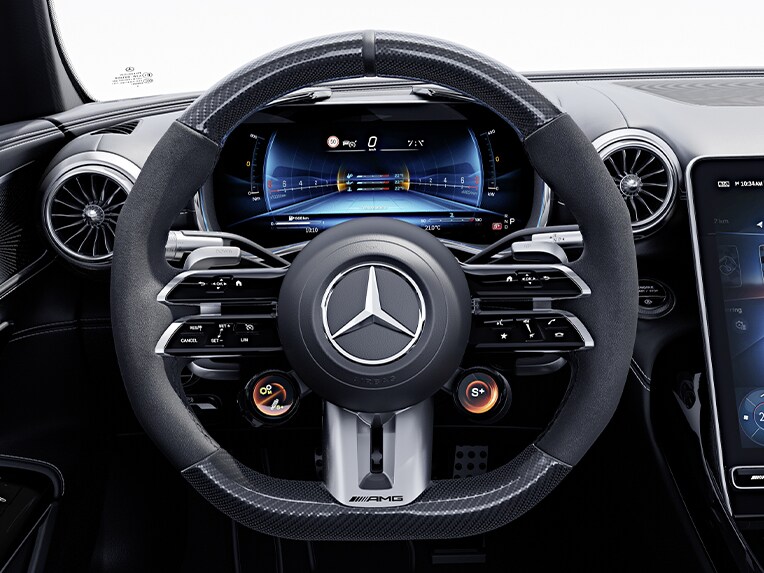 Le volant Performance AMG design carbone / microfibre MICROCUT de la nouvelle Mercedes-AMG GT 63 S E PERFORMANCE.