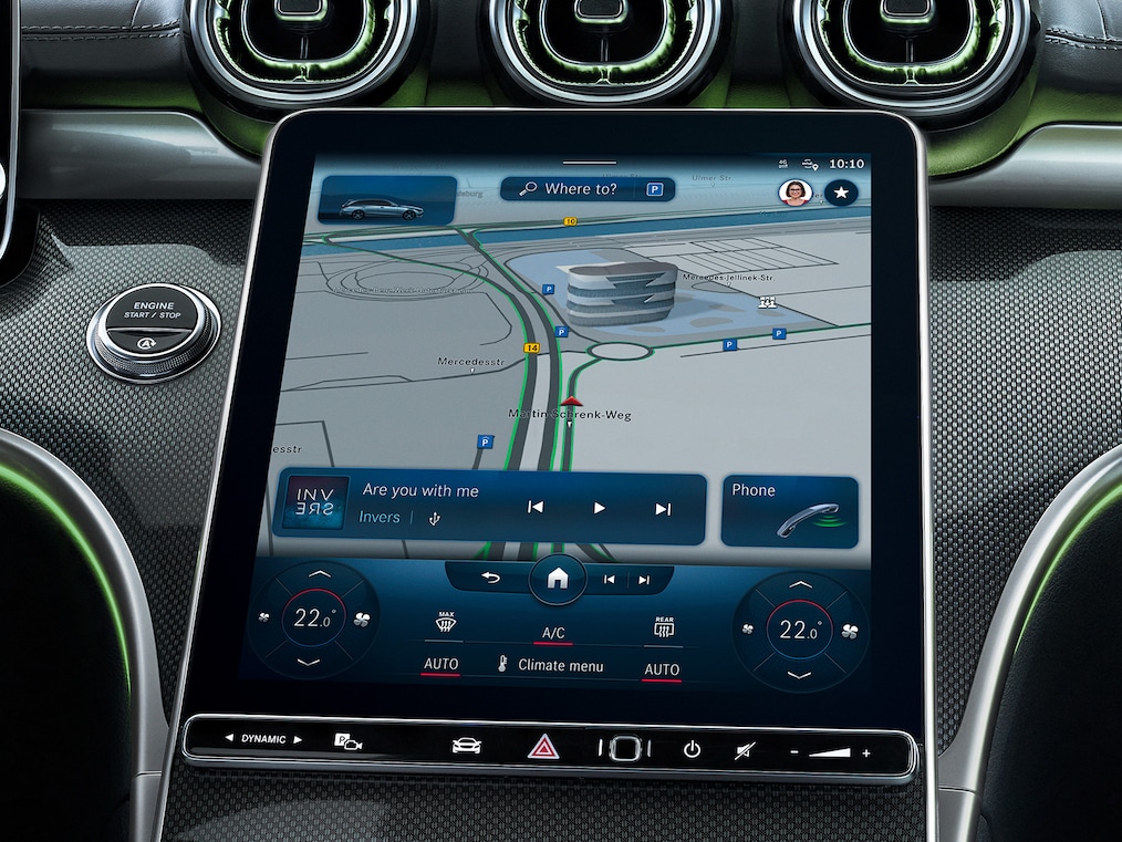 L’écran central avec l’interface Zero Layer dans la Mercedes-Benz Classe C Break.