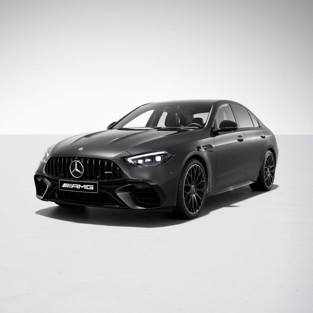 La Mercedes-AMG C 63 S E PERFORMANCE 4MATIC+ Berline vue de derrière.