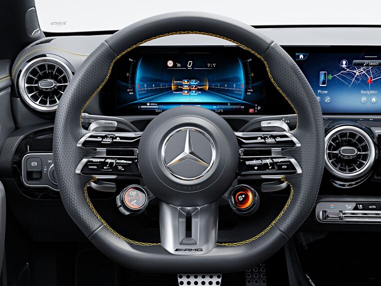 Le volant Performance AMG en cuir Nappa dans le CLA Shooting Brake de Mercedes-AMG.