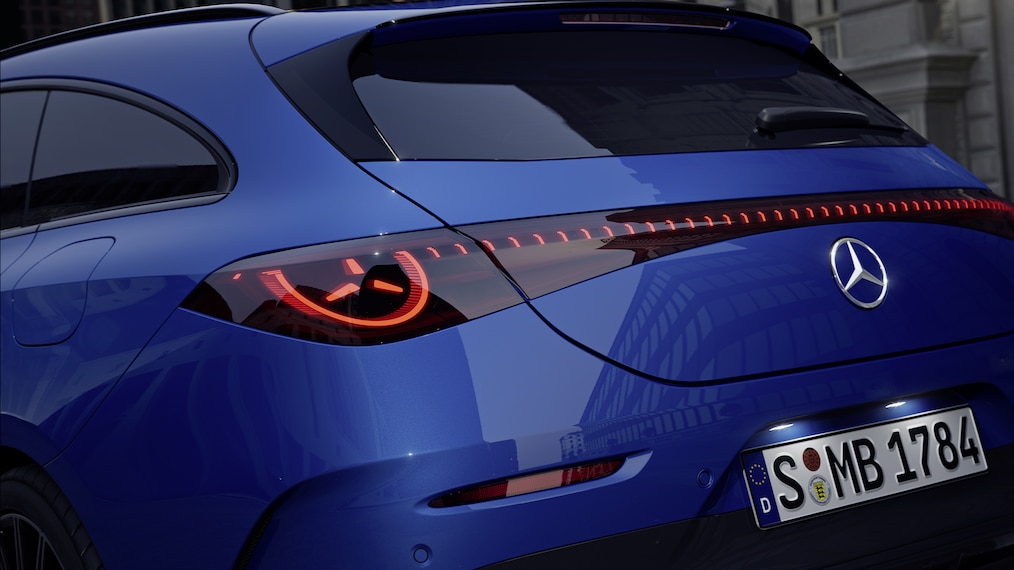 Feux arrière à LED du Nouveau CLA Shooting Brake Hybride