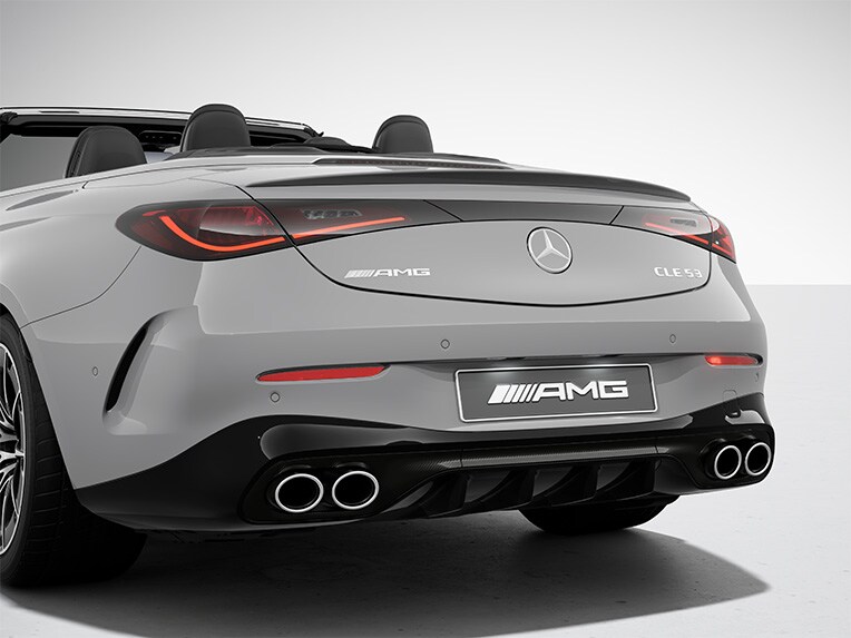 Le CLE Cabriolet de Mercedes-AMG avec Pack Carbone Extérieur AMG I.