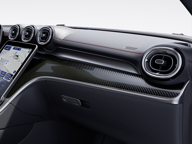 Les inserts décoratifs AMG en carbone dans le CLE Cabriolet de Mercedes-AMG.