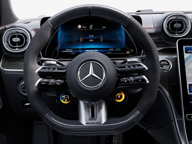 Le volant Performance AMG design carbone / microfibre MICROCUT dans le nouveau Mercedes-AMG CLE Coupé.