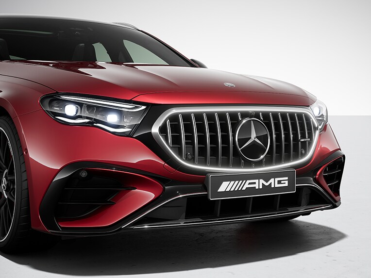 Pack Extérieur AMG en fibres de carbone II avec la Mercedes-AMG Classe E Break.