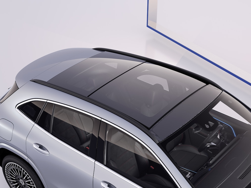 Affichage de la fonctionnalité de navigation sur l'écran du véhicule.