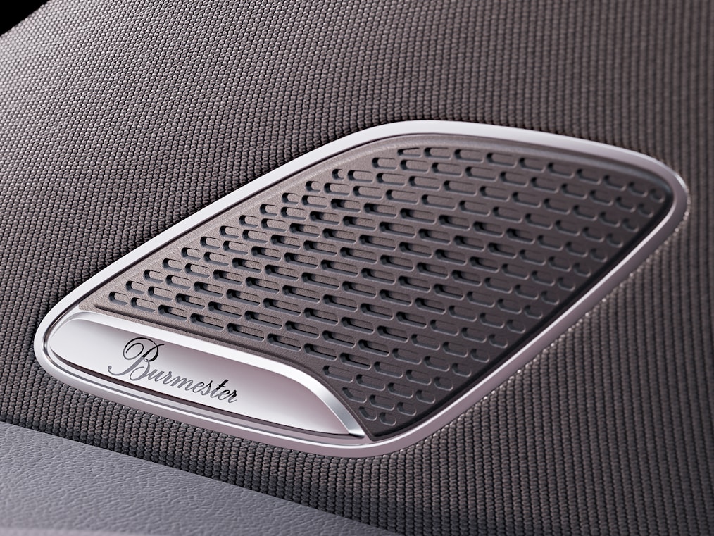 Gros plan sur un haut-parleur du système de sonorisation surround Burmester®.