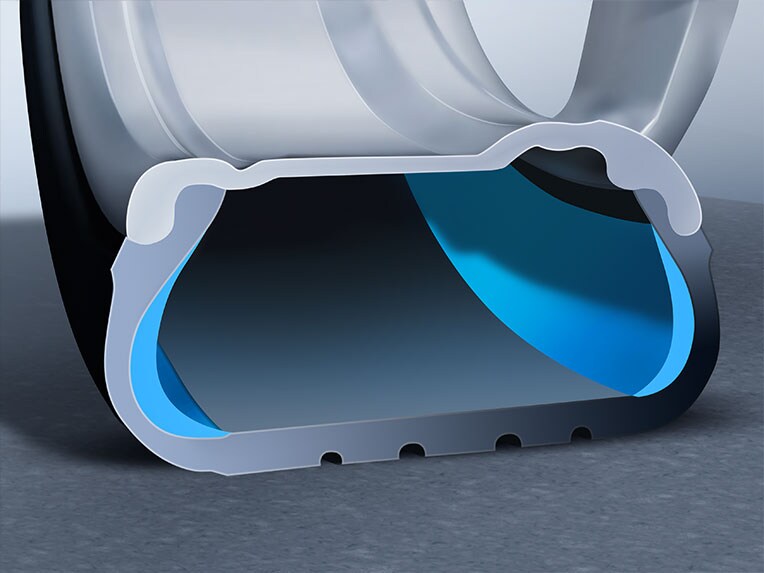 Pneus avec pneus avec aptitude au roulage à plat du nouvel EQB de Mercedes-Benz.