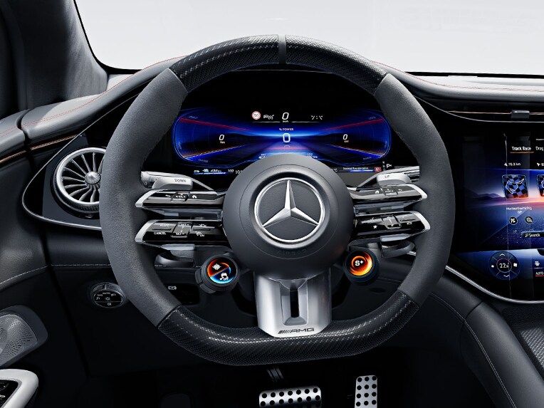Le volant Performance AMG en design carbone/microfibre MICROCUT pour la Mercedes-AMG EQE SUV.