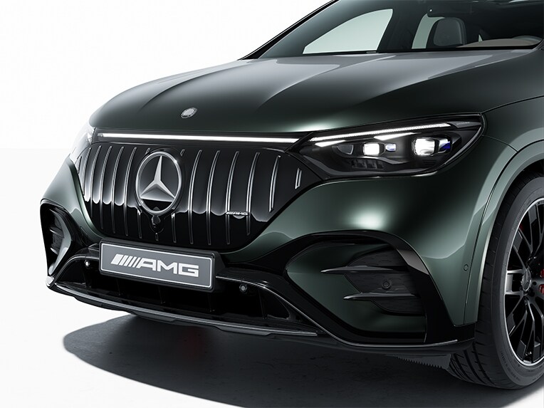 L’extérieur avec le pack Nuit AMG II de la Mercedes-AMG EQE SUV.