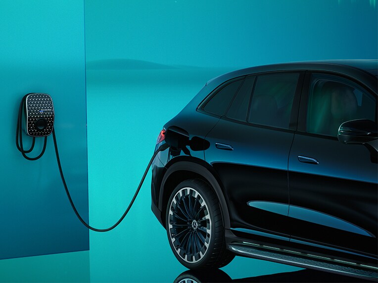 Mercedes me Charge | EQE SUV | Mercedes-Benz