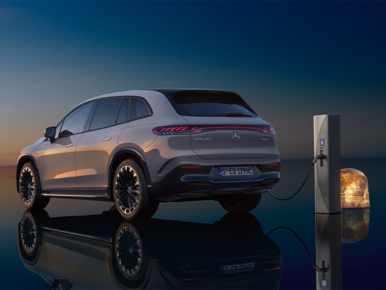 Mercedes me Charge | EQS SUV | Mercedes-Benz