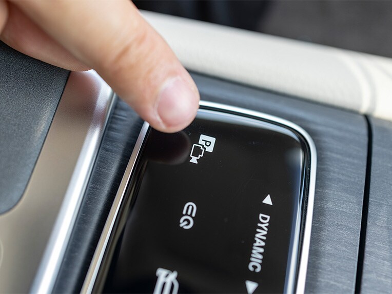 Assistant de remorque pour les manœuvres | EQS SUV | Mercedes-Benz