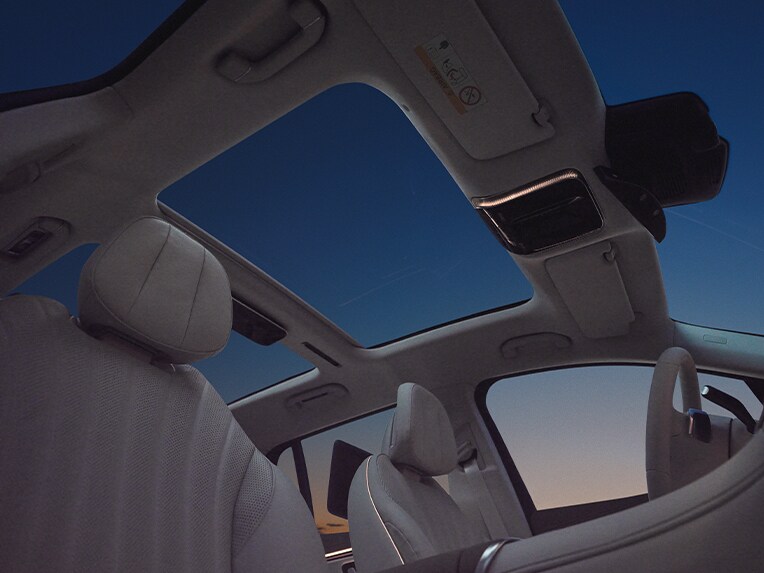 Toit ouvrant panoramique | EQS SUV | Mercedes-Benz