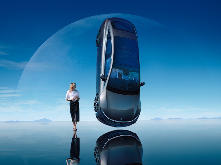 L'habitacle de la voiture électrique berline EQS de Mercedes-Benz.