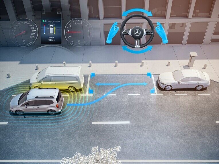 Stationnement avec l'assistant de stationnement actif dans la Mercedes-Benz EQT.