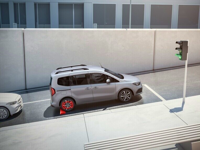 Aide au démarrage en côte de la Mercedes-Benz EQT.