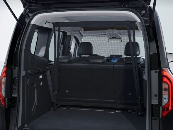 Le compartiment de chargement ouvert de l'EQT avec filet à bagages.