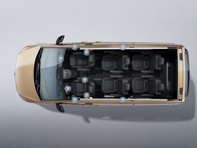 Les airbags rideaux pour le conducteur et les passagers avant et arrière offrent en particulier aux personnes assises aux places extérieures une protection renforcée.
