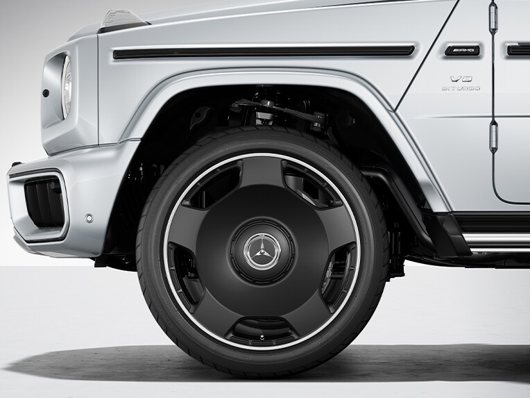 Les jantes forgées de 55,9 cm (22'') AMG à 5 doubles branches de la Mercedes-AMG Classe G.
