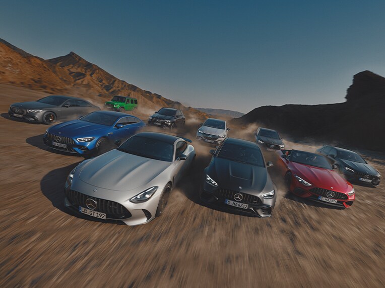 Une photo de groupe de modèles Mercedes-AMG.