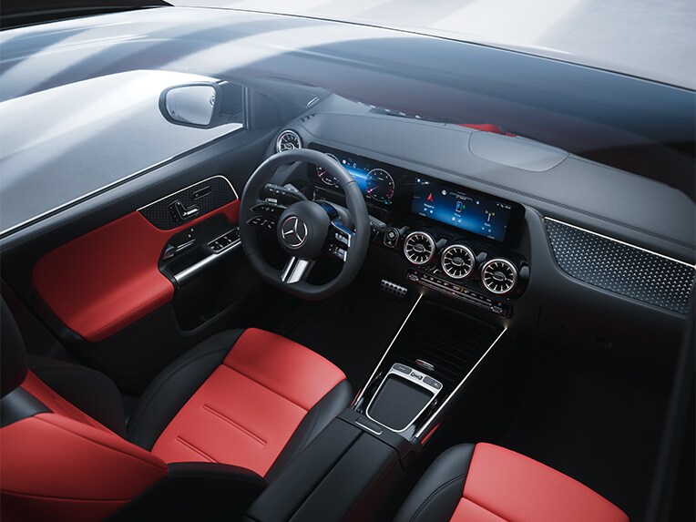 L'extérieur du GLA de Mercedes-Benz vu de côté.