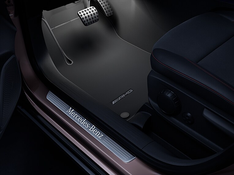 L’accès confortable dans le nouveau Mercedes-Benz GLA.