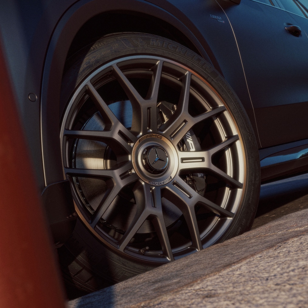 Les jantes forgées de 53,3&nbsp;cm (21&nbsp;pouces) de la nouvelle Mercedes-AMG GLC Coupé.