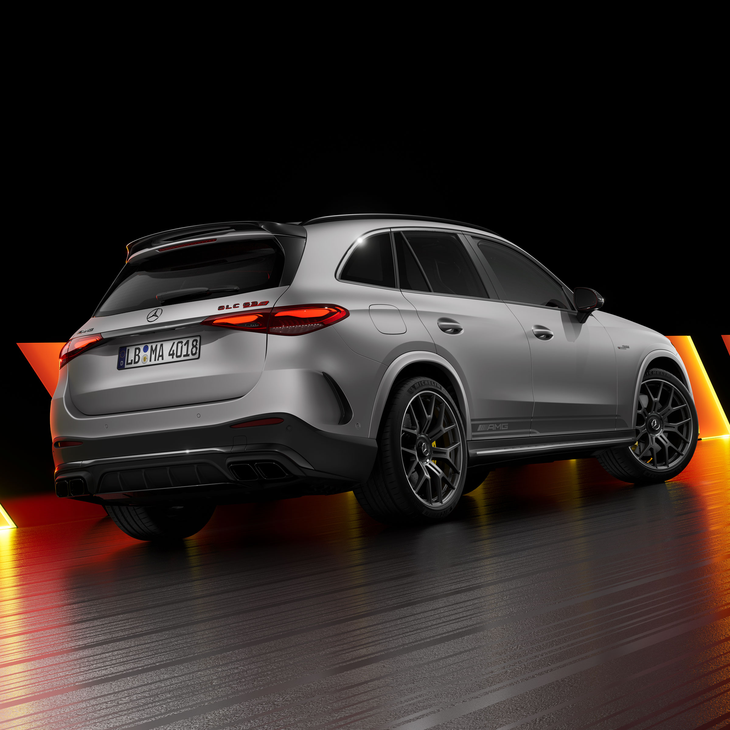 Mercedes-AMG GLC 63 S E PERFORMANCE SUV en version AMG Edition 1, vue de l'arrière, côté droit.