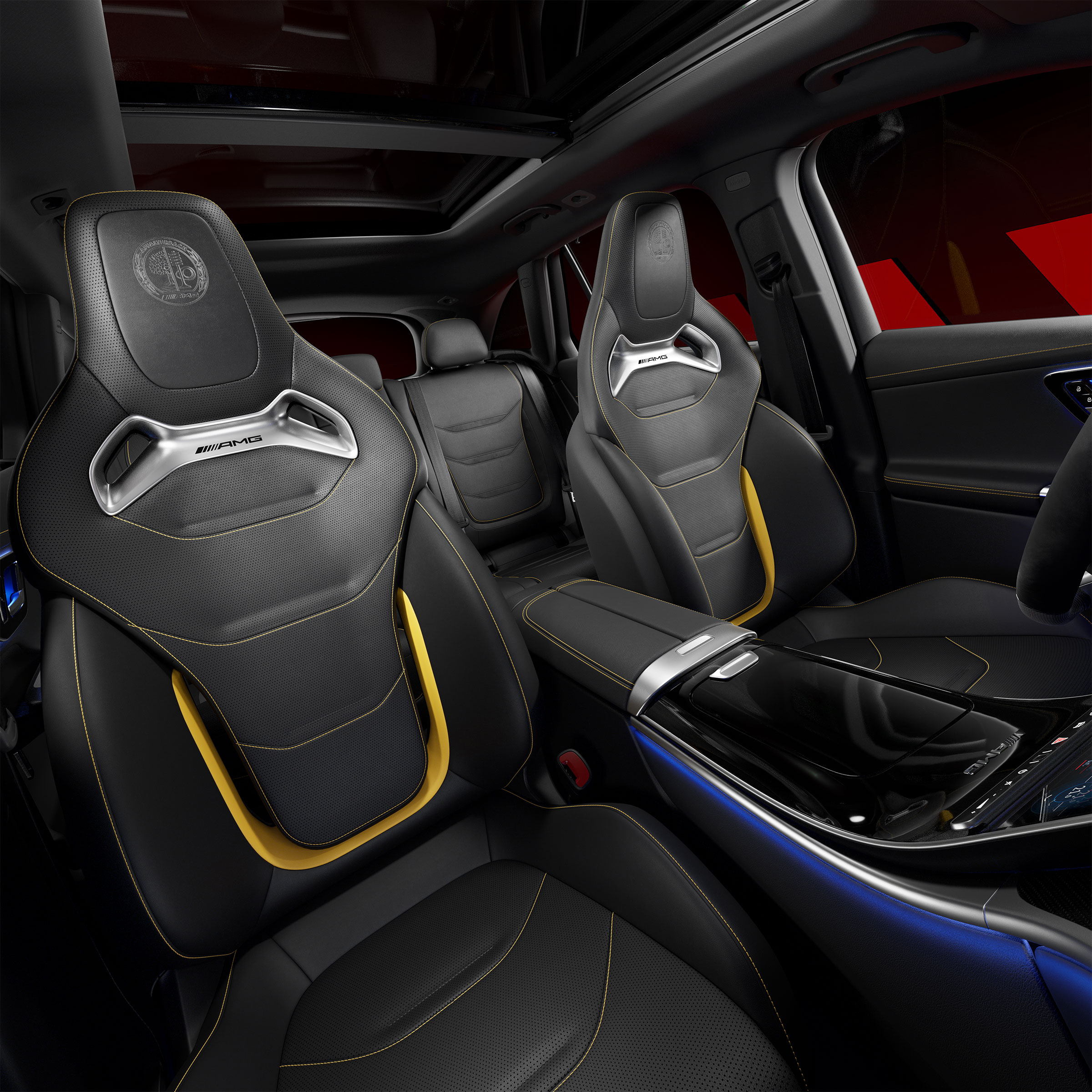 Vue par la porte ouverte du côté passager sur les sièges avant avec le Pack Sièges Performance AMG Advanced.