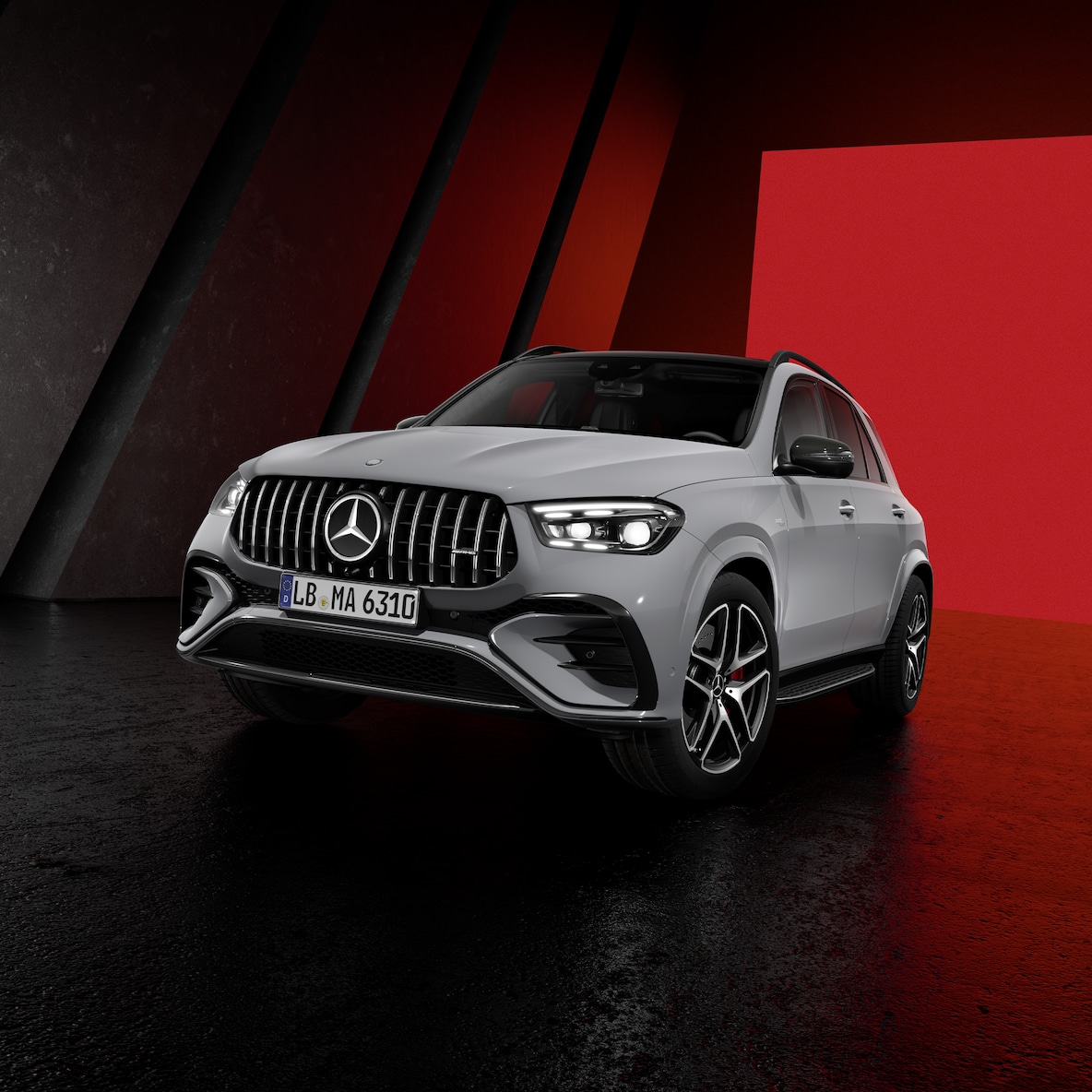 Vue latérale avant du GLE SUV de Mercedes-AMG (ou des trois AMG GLE SUV).