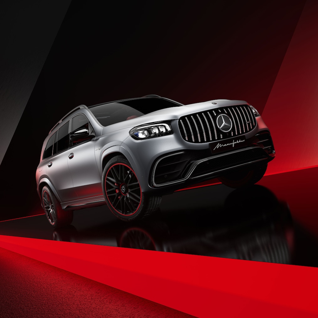 Vue latérale de la Mercedes-AMG GLS 63 4MATIC+ dans l'édition MANUFAKTUR argent hightech magno .