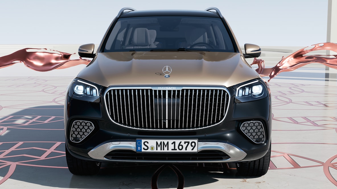 Vue avant de 3/4 de la Mercedes-Maybach GLS 600 en vue aérienne.