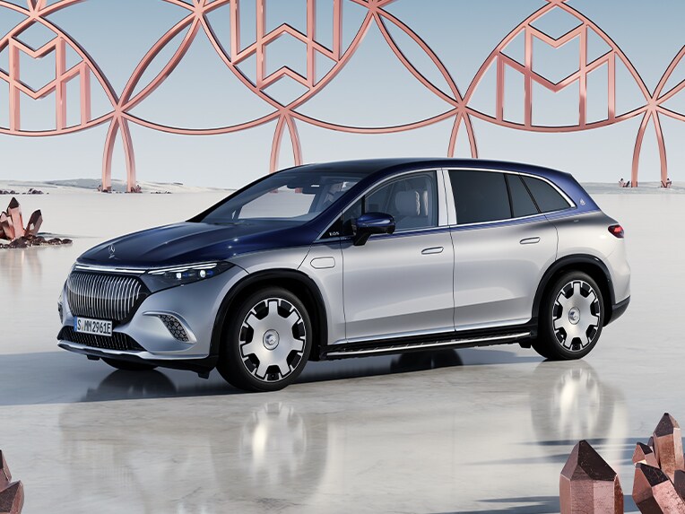 La Mercedes-Maybach EQS SUV vue de 3/4 avant.